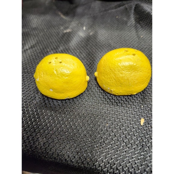Vintage Lemon Fruit Ceramic Salt and Pepper Shakers - Picture 4 of 4